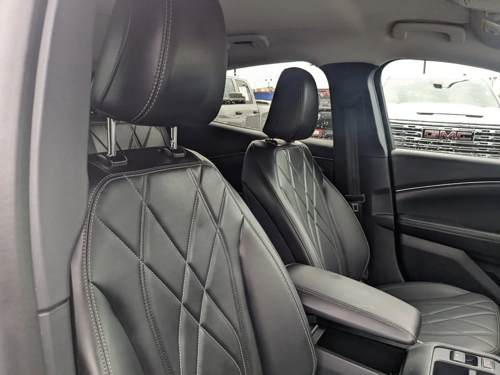 Used 2025  Ford Select image 26