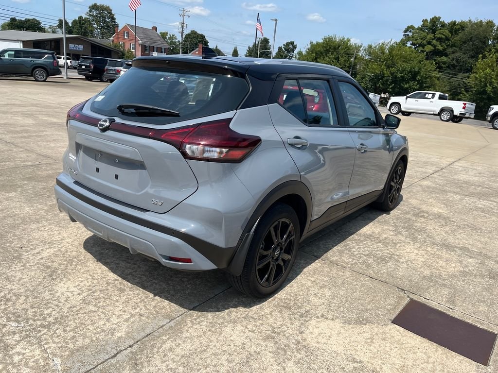 Used 2023 Gray Nissan SV image 5