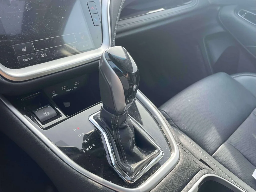 Used 2022 White Subaru Limited image 30