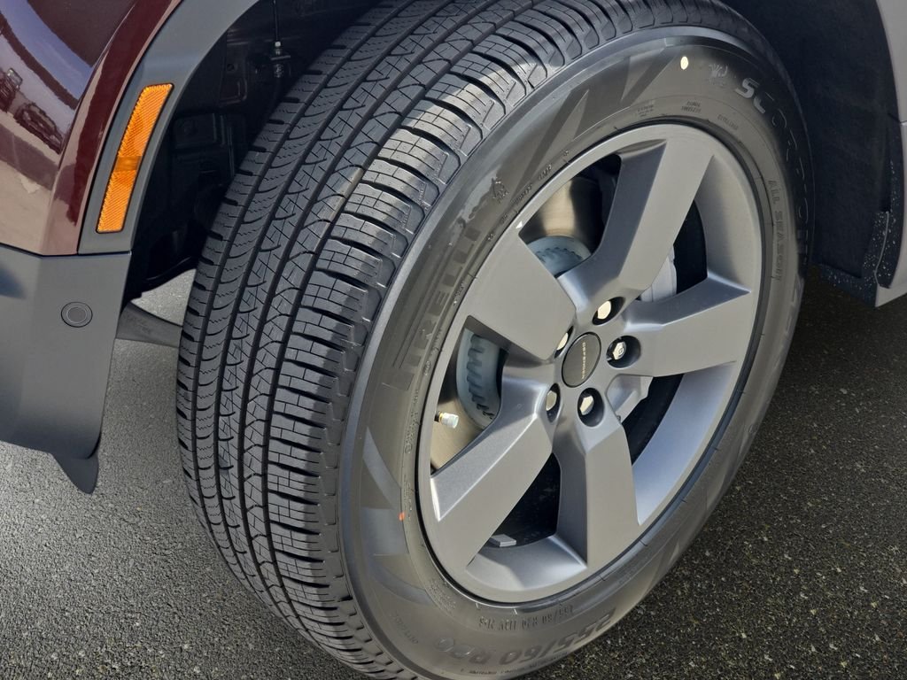 New 2026 Sedona Red Land Rover S image 34