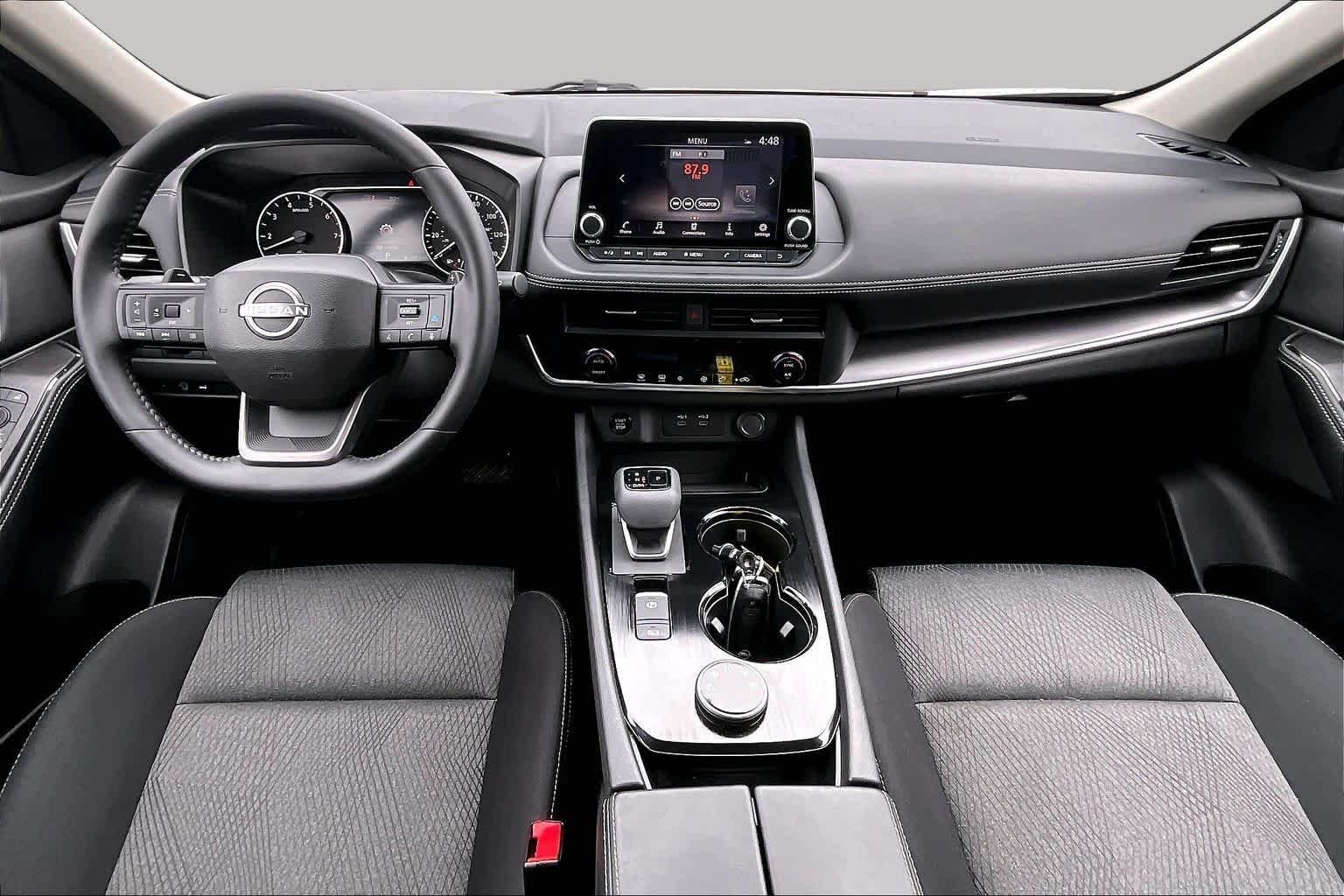 Used 2026 Everest White Pearl Tricoat Nissan SV image 15