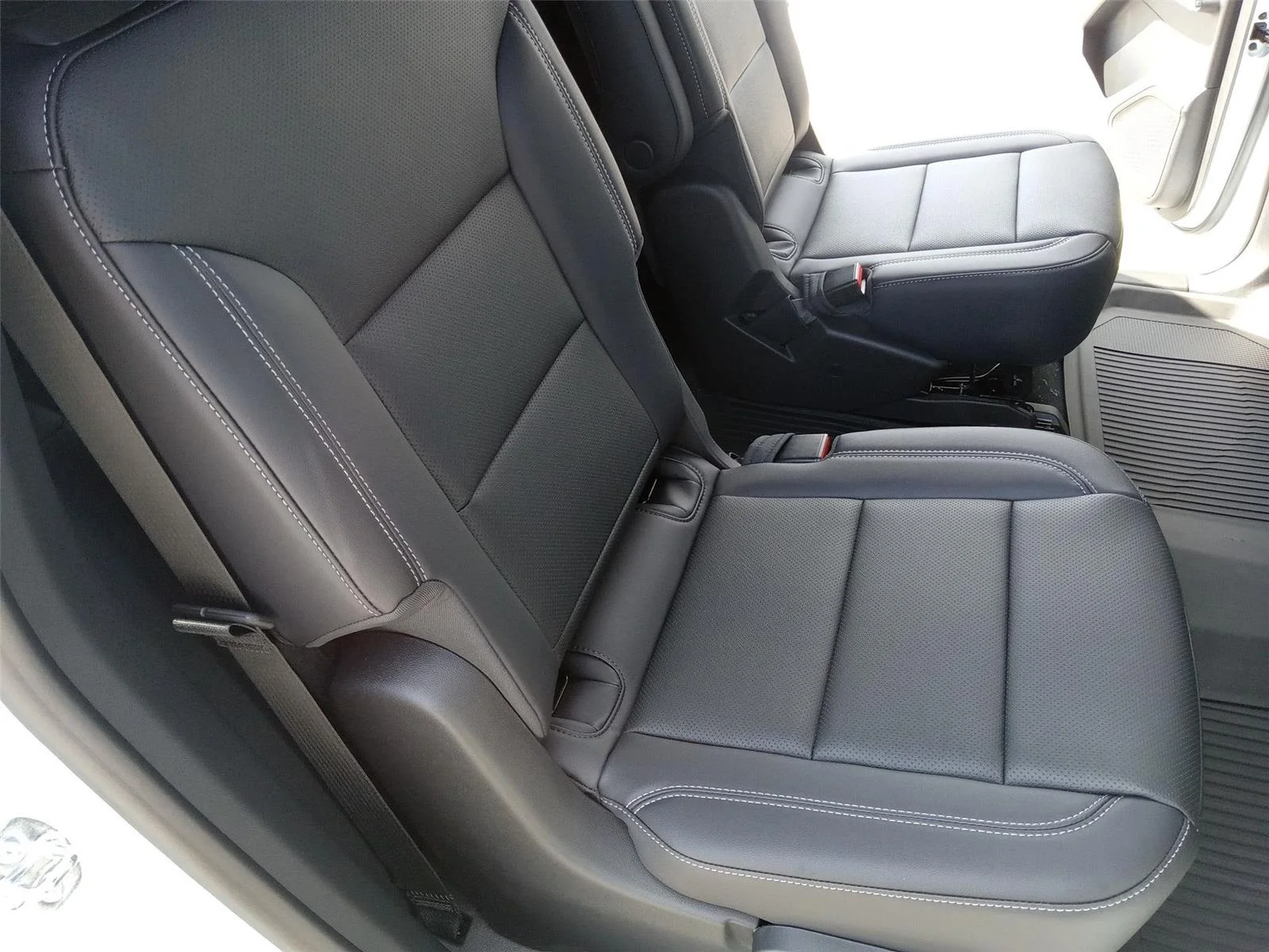 New 2026 Polar White Tricoat Chevrolet LT image 11