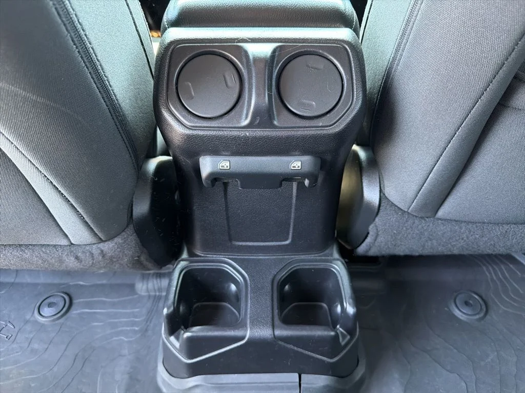 Used 2018 White Jeep Unlimited Sport S image 20