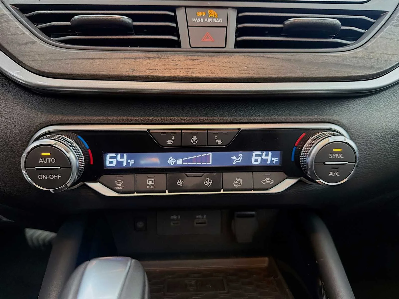 Certified Used 2025 Pearl White Tricoat Nissan SL image 14