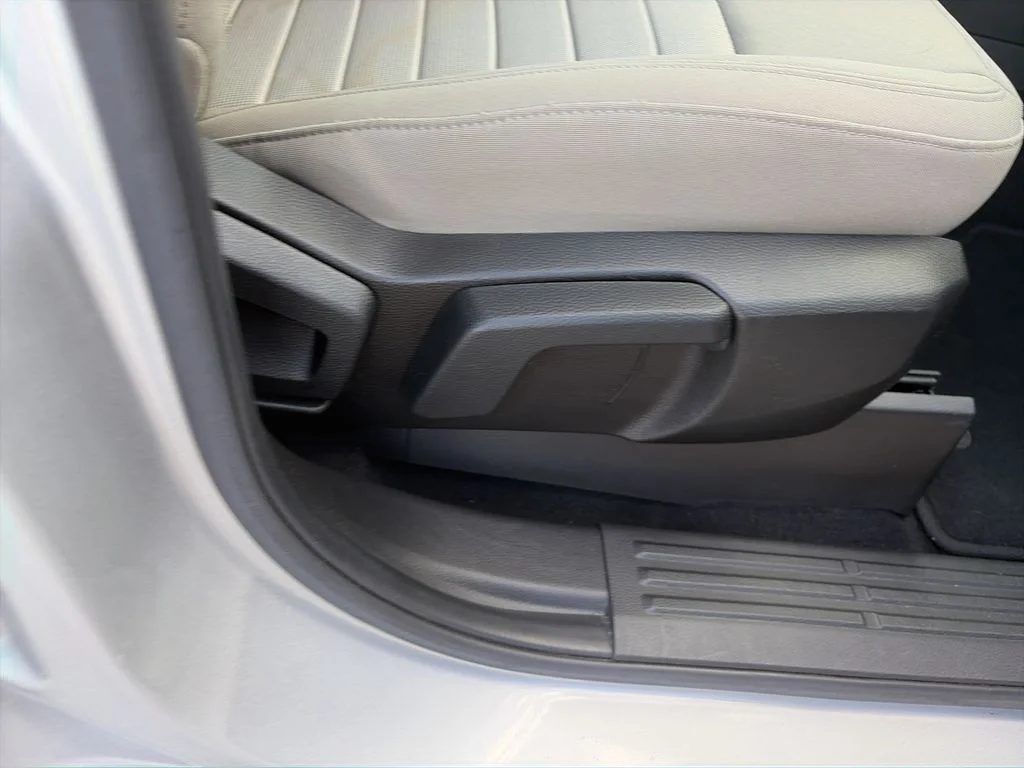 Used 2019 Silver Ford XLT image 33