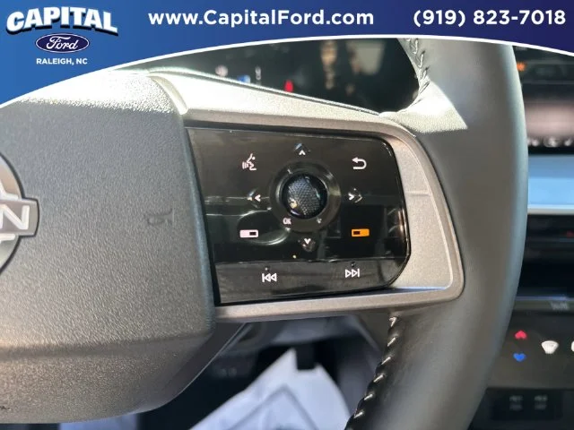 Used 2025 White Nissan SL image 24