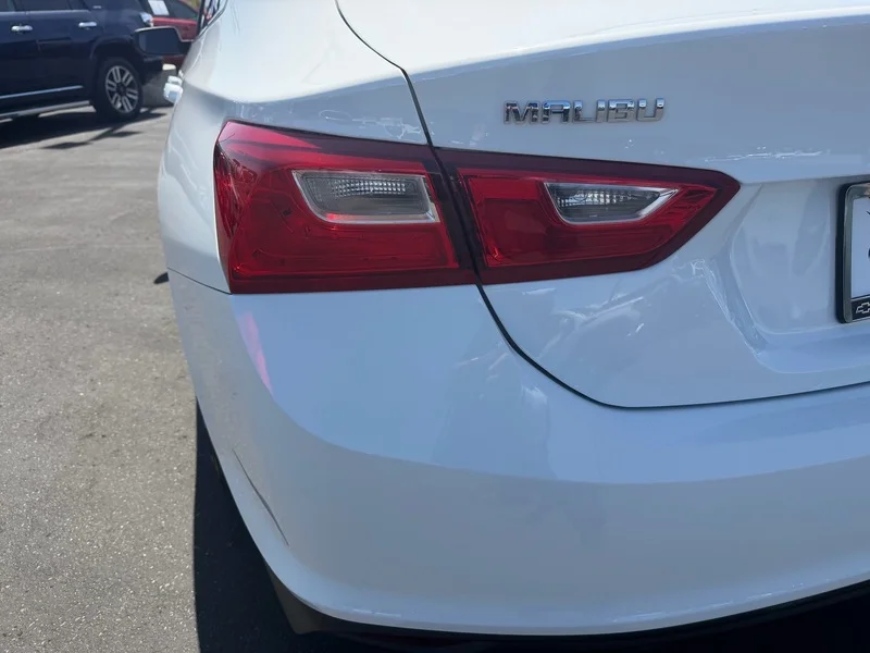 Used 2018 SUMMIT WHITE Chevrolet LS image 25