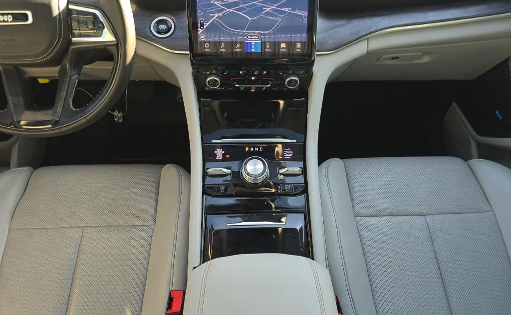 Used 2022 Gray Jeep Overland 4xe image 11