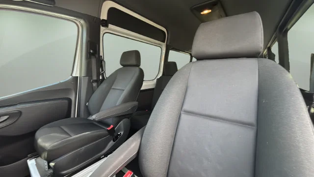 Used 2025  Mercedes-Benz Passenger 170 WB image 26