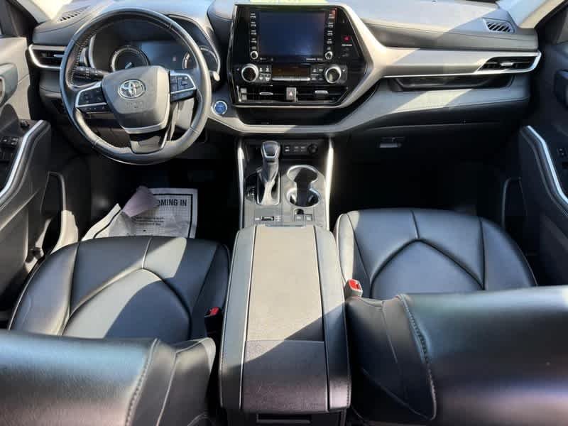 Used 2022 Midnight Black Metallic Toyota Hybrid XLE image 14