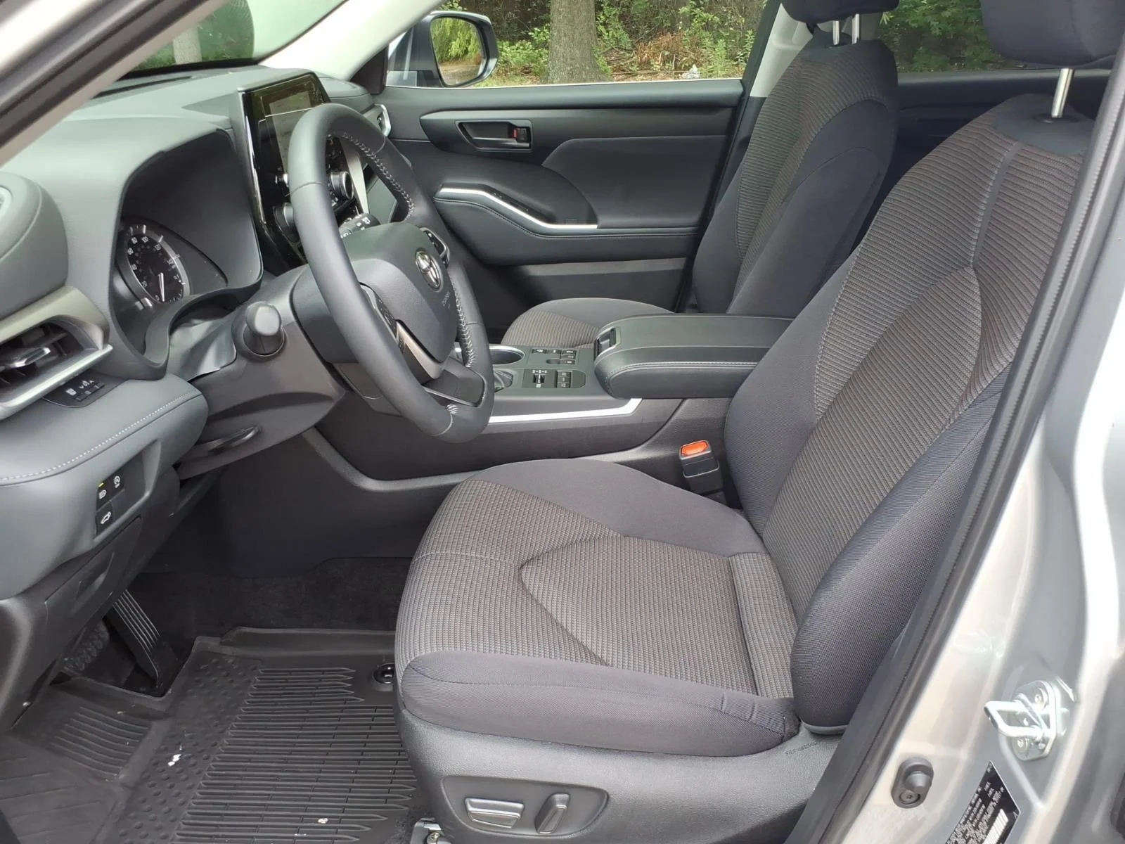 Used 2025 Celestial Silver M Toyota LE image 15