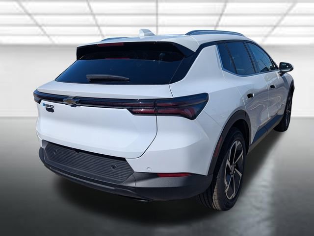 New 2026 Summit White Chevrolet LT image 30