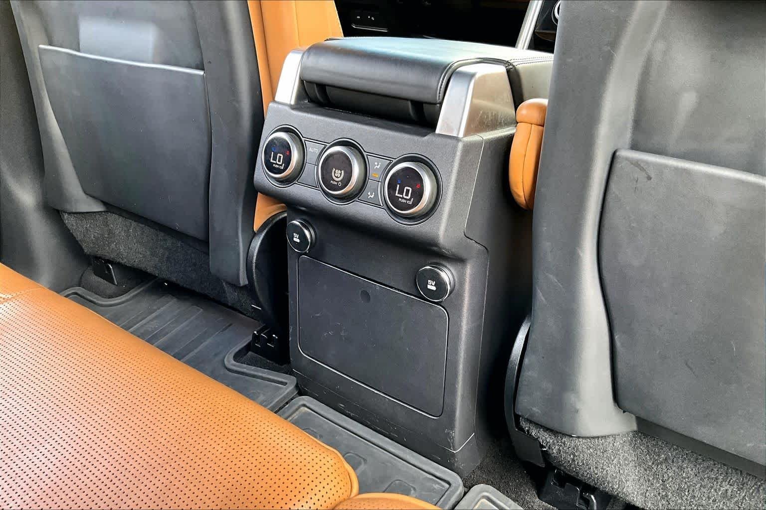 Used 2018 Fuji White Land Rover HSE Luxury image 10