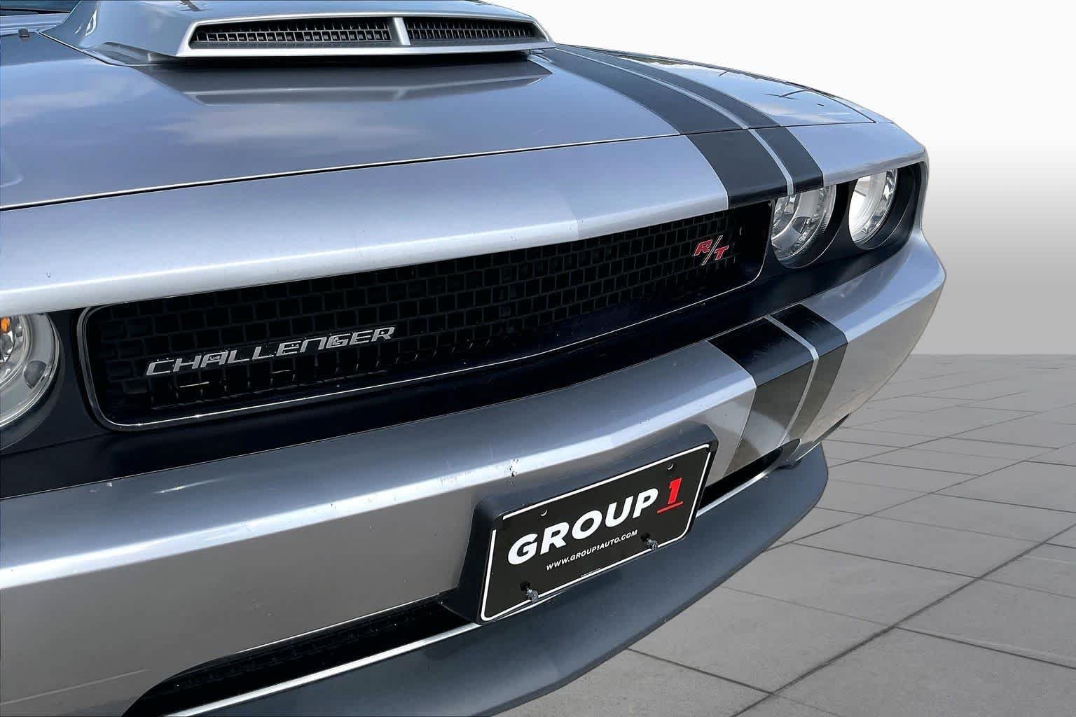 Used 2014 Billet Silver Metallic Clearcoat Dodge R/T image 26