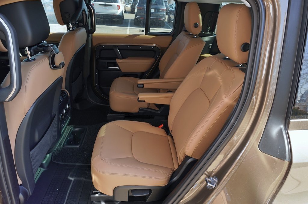 2026 LAND ROVER DEFENDER - Image 30