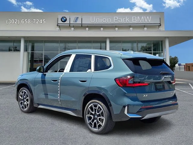 New 2026 Cape York Green Metallic BMW xDrive28i image 6