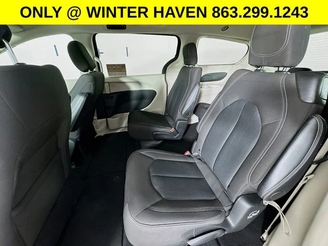 Used 2024 Black Chrysler LX image 22