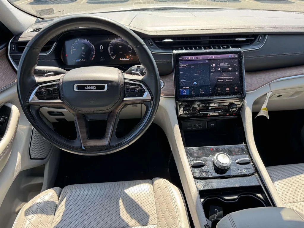 Used 2022 Silver Jeep Summit image 16