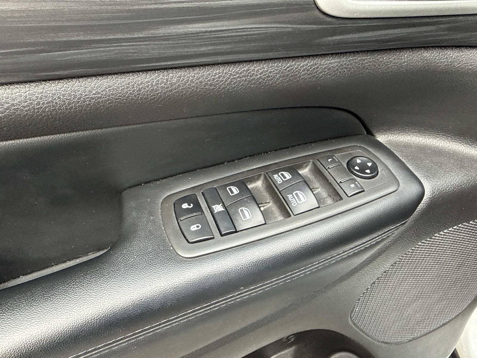 Used 2021 Bright White Clea Jeep Laredo E image 17