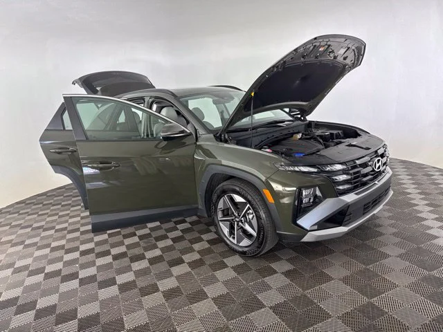 Used 2025 Green Hyundai SEL Convenience image 16