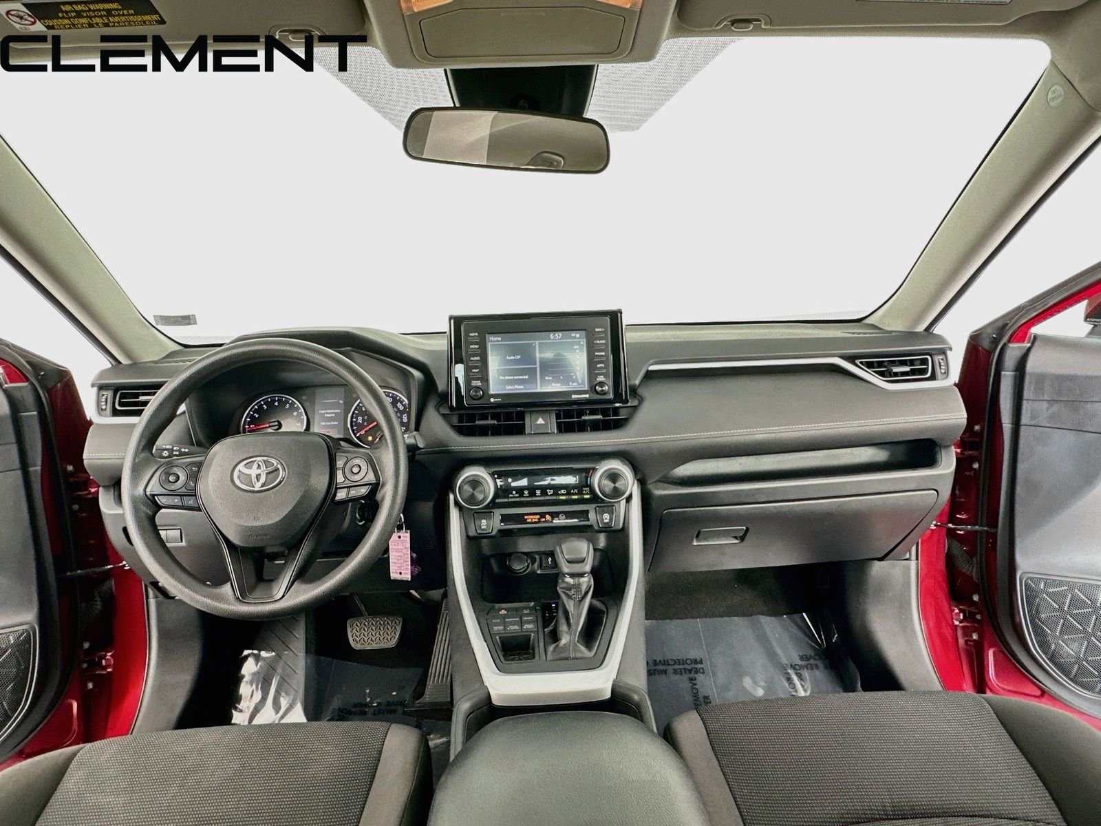 2020 Toyota RAV4 LE - Photo 12