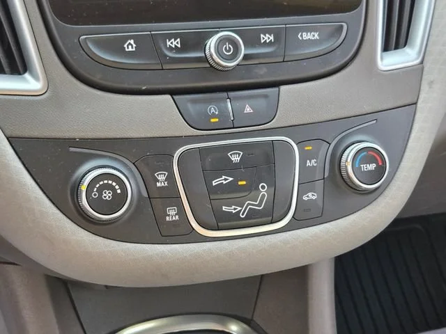 Used 2022 Silver Ice Metallic Chevrolet FL image 27