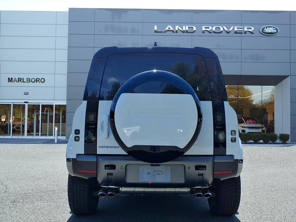 2026 Land Rover Defender V8 - Photo 8