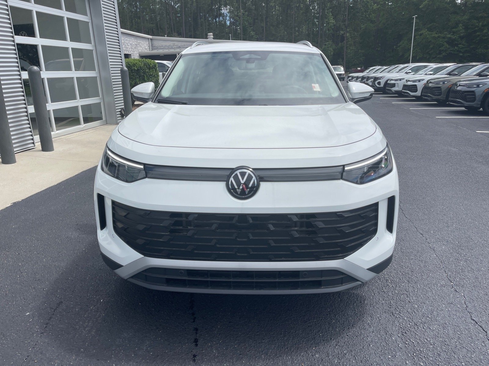 New 2026 Pure White Volkswagen SE 4Motion image 2