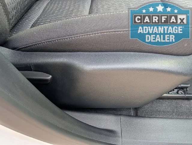 Used 2026 Summit White Chevrolet LT image 31