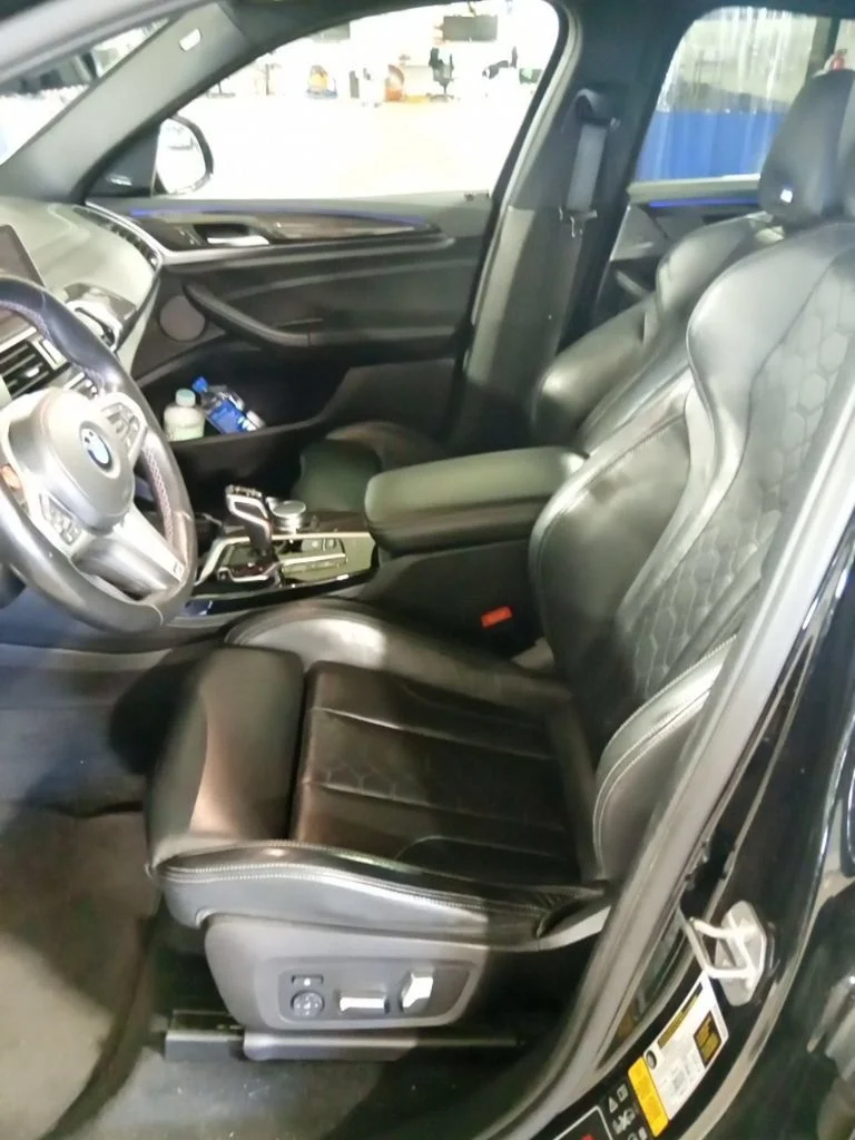 Used 2020 Black Sapphire Metallic BMW  image 9