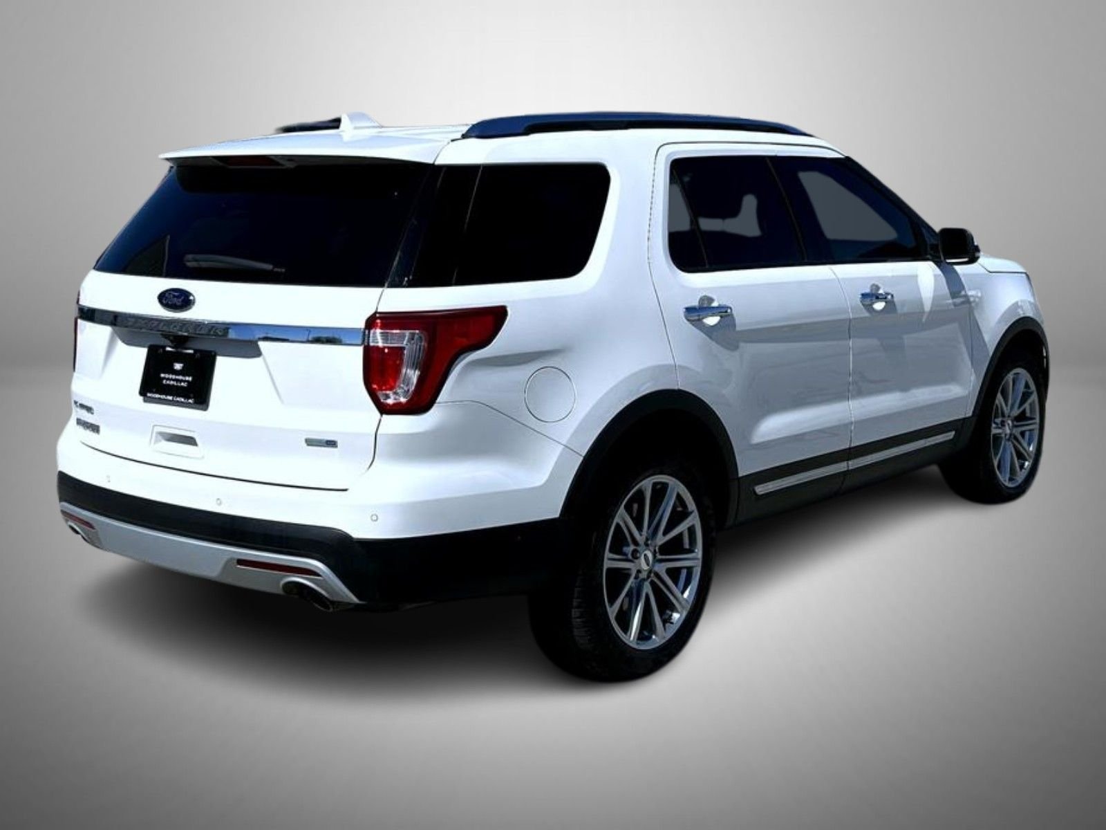 Used 2016 White Ford Limited image 5