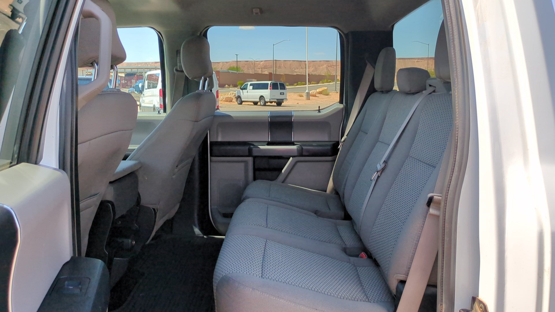 Used 2017 Ehite Ford XL image 24