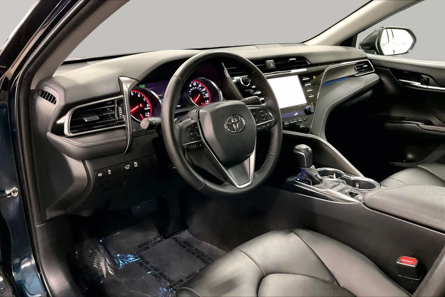 Used 2020 Galactic Aqua Mica Toyota XSE image 17