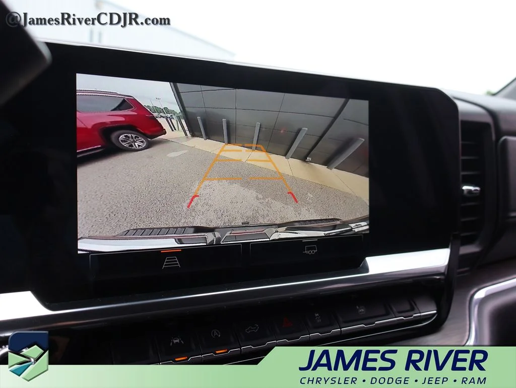 Used 2025 Silver GMC SLT image 33
