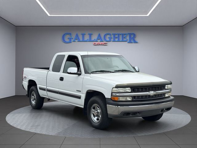 2002 Chevrolet Silverado 1500 4WD Extended Cab SWB LS's photo
