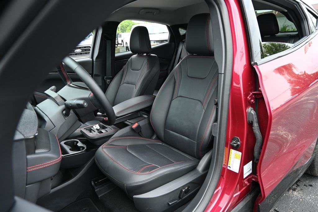 Used 2025 Magenta Ford Premium image 22
