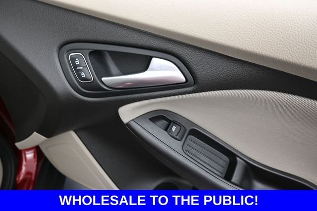 Used 2016 Red Ford SE image 31