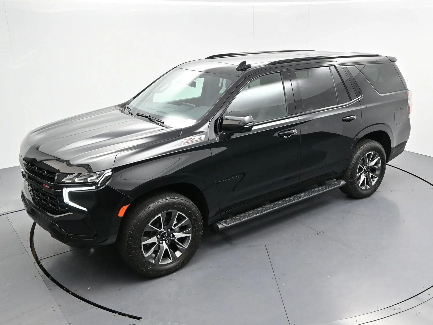 Used 2023 Black Chevrolet Z71 image 39