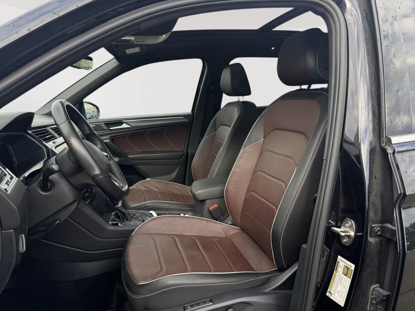 Certified Used 2024 BLACK Volkswagen SEL R-Line image 4