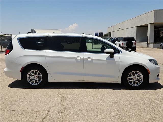 Used 2023 White Chrysler LX Passenger image 5