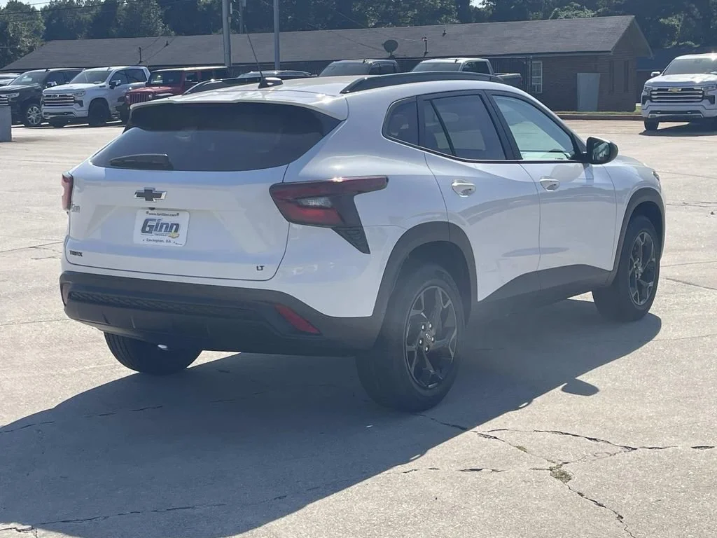 2026 Chevrolet Trax LT - Photo 4