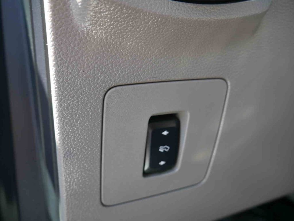 Used 2016 White Ford Lariat image 32