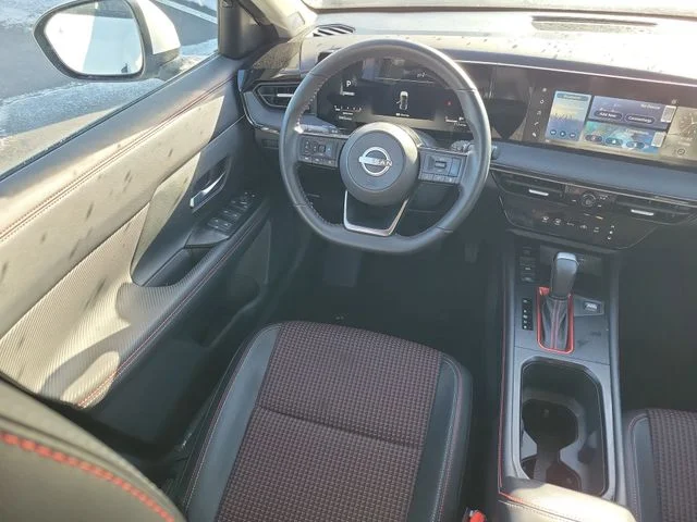 Certified Used 2025 White Nissan SR image 11