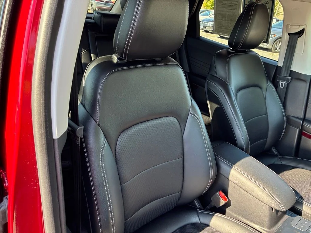Used 2022 Red Ford SEL image 44