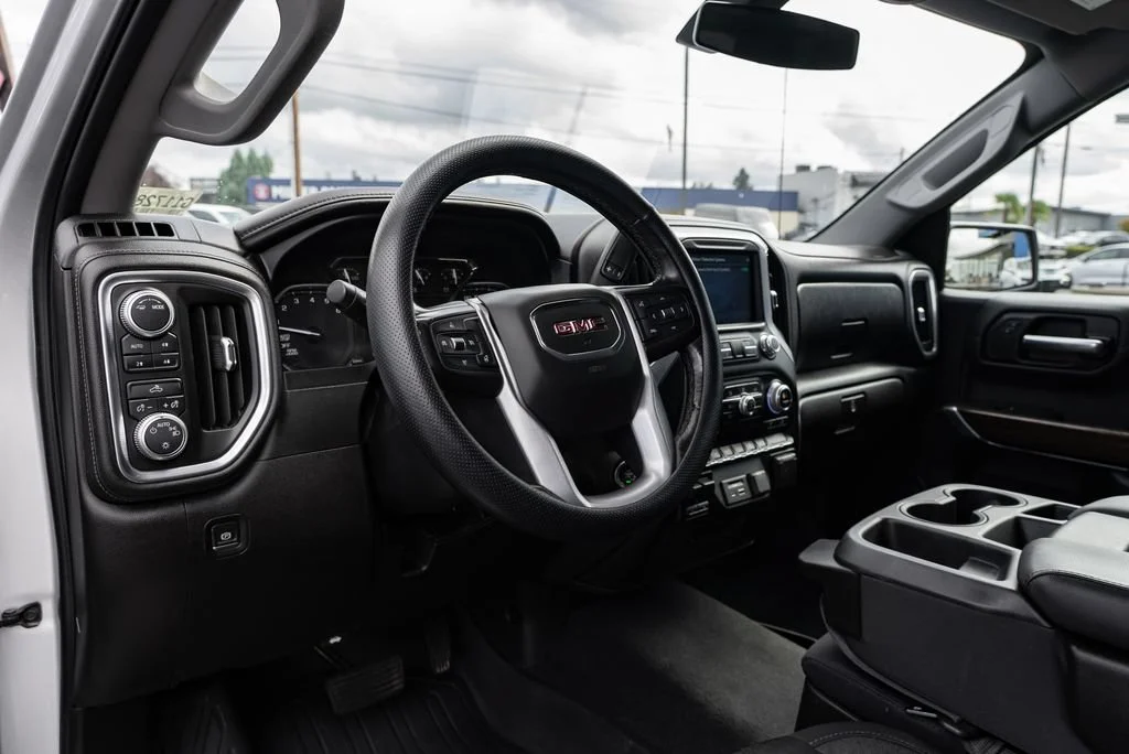 Used 2020 Quicksilver Metallic GMC SLE image 24