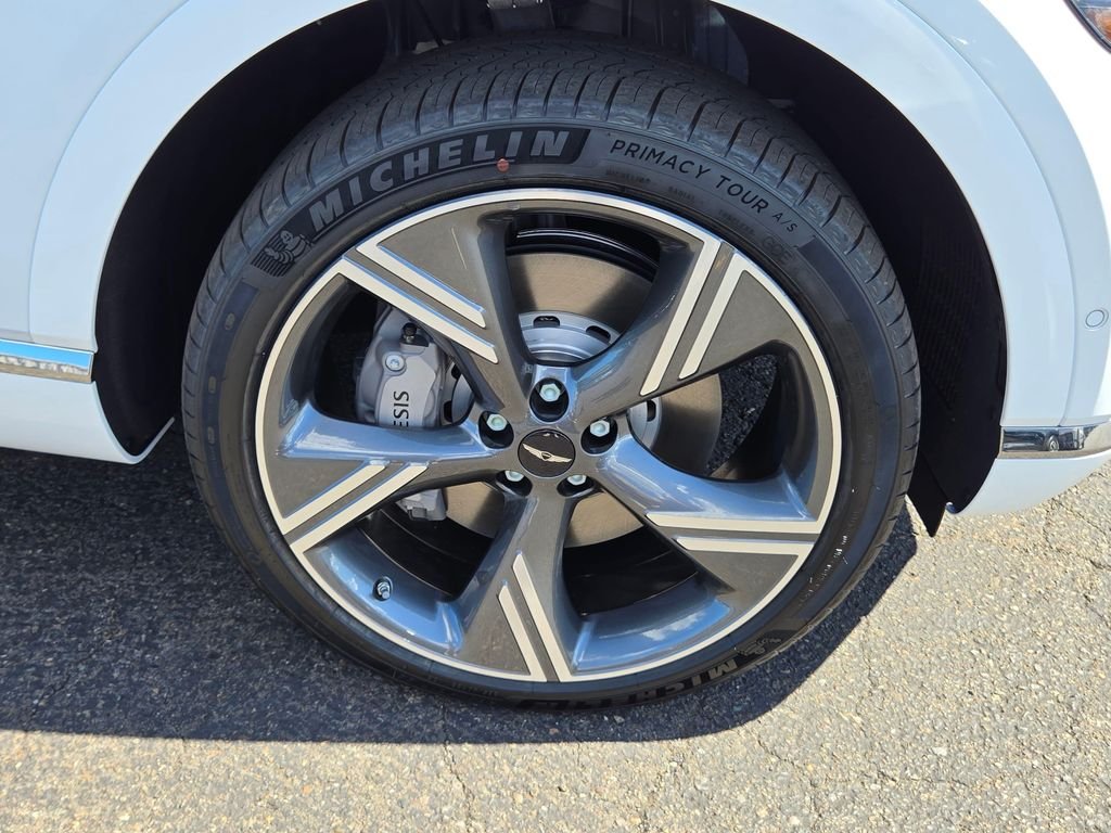 New 2026 White Genesis 3.5T PRESTIGE image 9