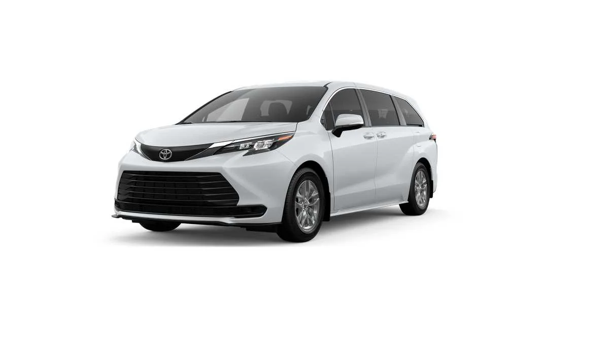 2026 Toyota Sienna LE 8-Passenger Hybrid FWD's photo