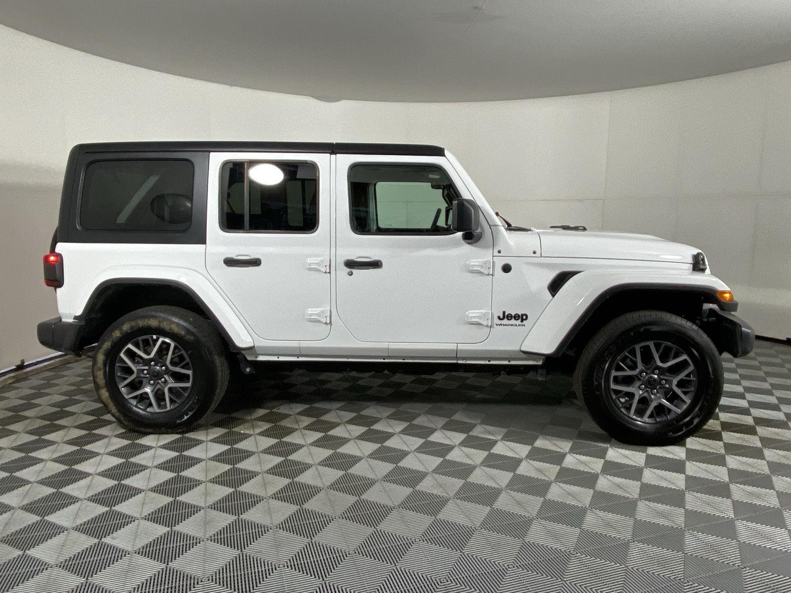 Used 2026 Bright White Jeep Sahara image 3