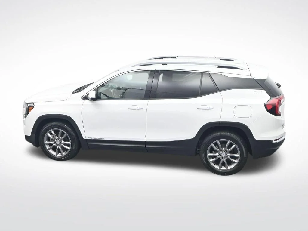 Certified Used 2024 Summit White GMC SLT image 31