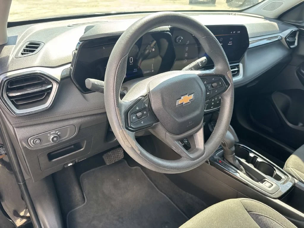 Used 2025 Black Chevrolet LT image 26